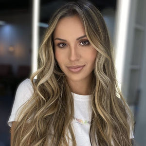 Meet your Posher, Valeria